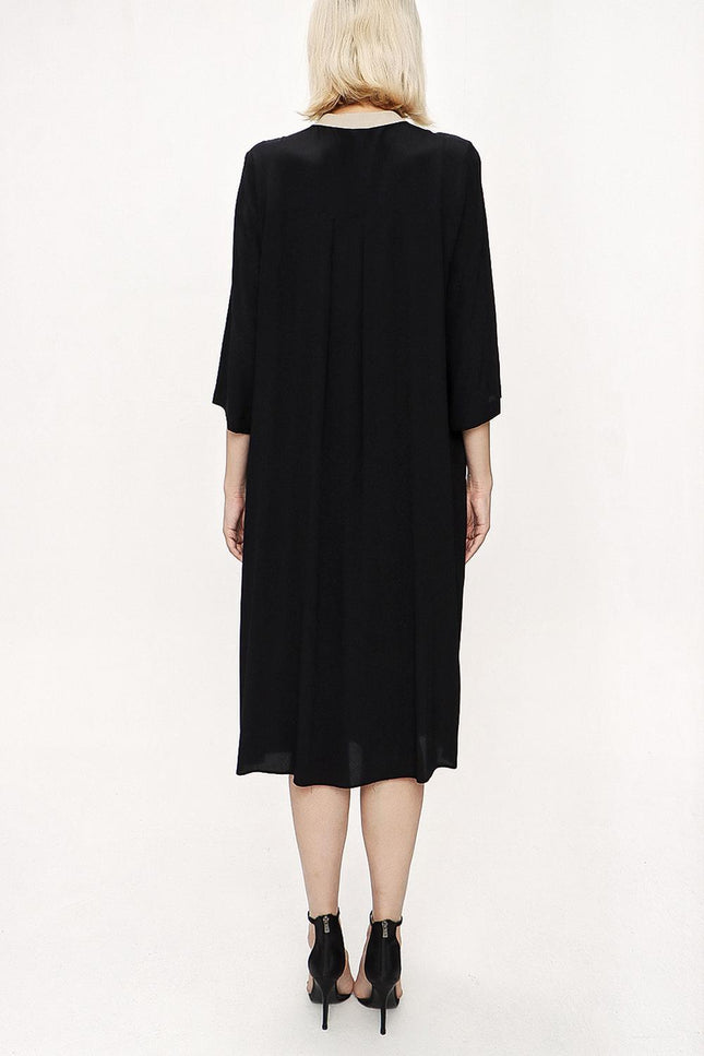 Siyah Bej Kontrast Kumaş Detaylı Bol Kesim Elbise 94121