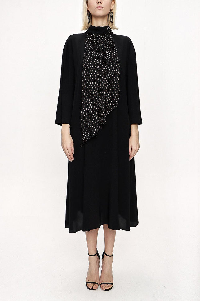 Siyah Kontrast Kumaş Detaylı Bol Kesim Elbise 94119