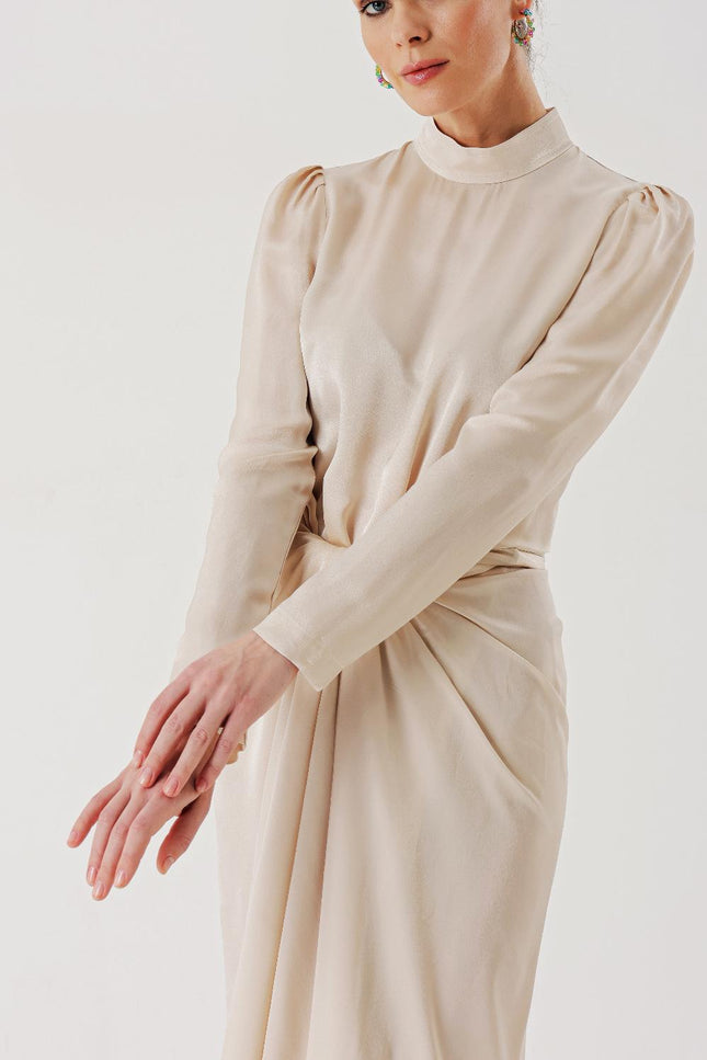 Beige Long dress with a tied waist 94204