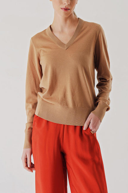 Beige V-neck wool knit sweater 28868