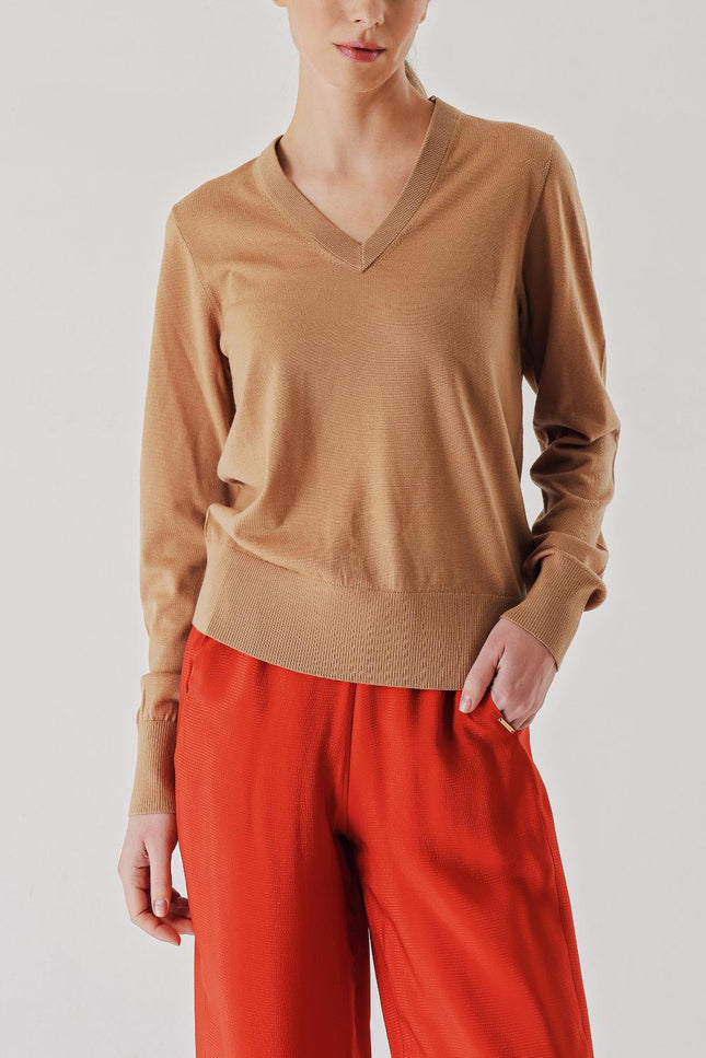 Beige V-neck wool knit sweater 28868