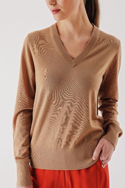 Beige V-neck wool knit sweater 28868