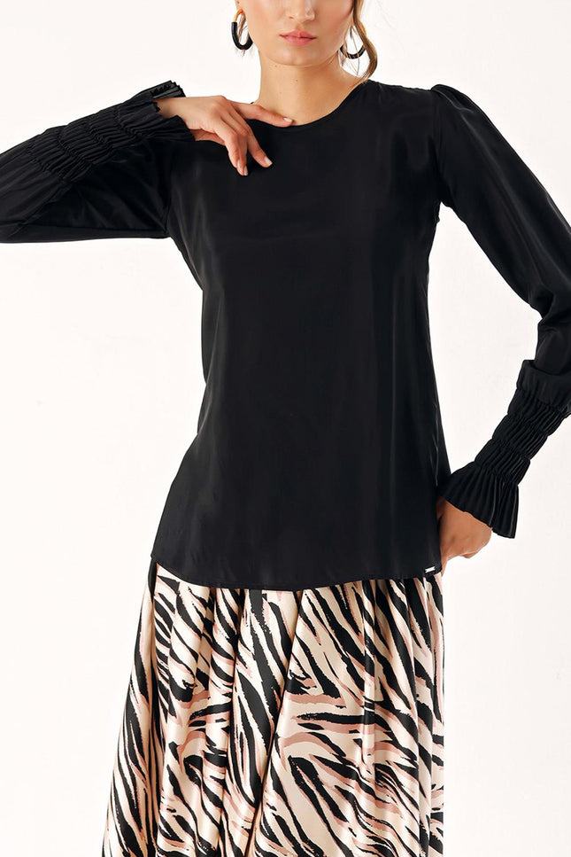 Black Pleated detailed blouse 19911