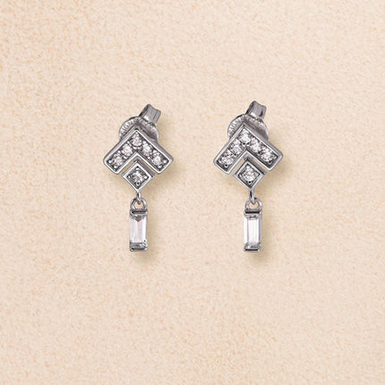 Silver 925 silver earrings with crystal stone detail 01