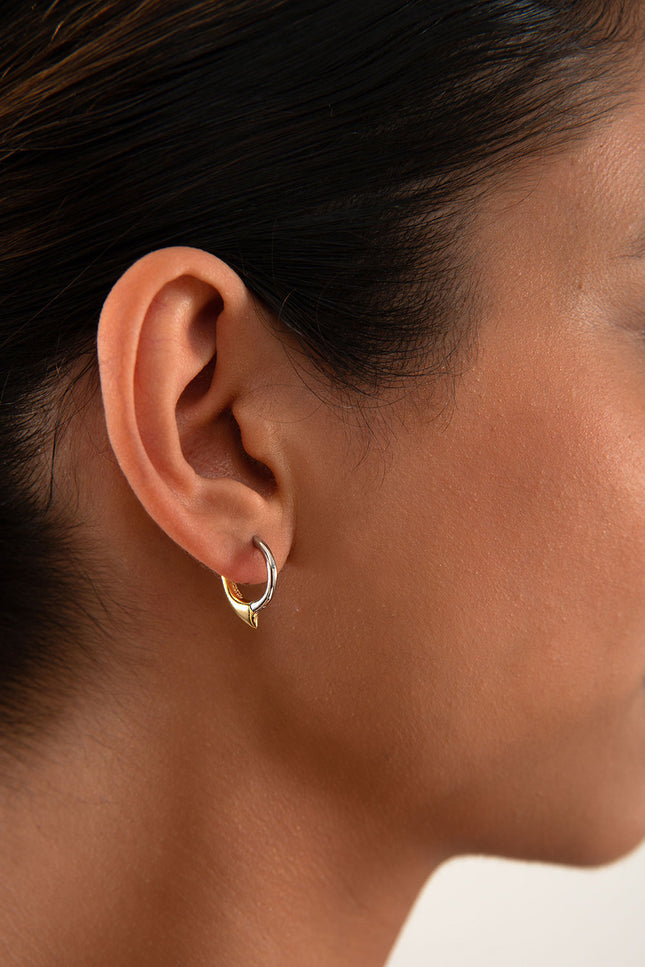 Gold minimal curved detail 925 sterling silver earring 139