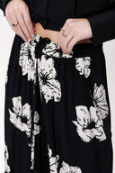 Black White Wide cut trousers with elastic waist 41623