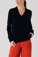 Black V-neck wool knit sweater 28869