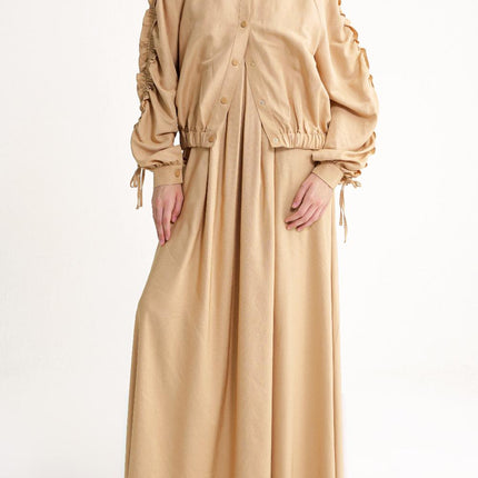 Camel Hair Short jacket with gathered sleeves and elasticated waist with snap fasteners 61185