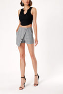 Black Button detailed shorts skirt 11097