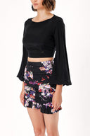 Black Low back short blouse 19825