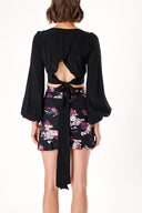 Black Low back short blouse 19825