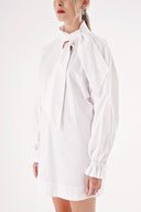 White Loose-fitting mini shirt dress with high neckline 94462