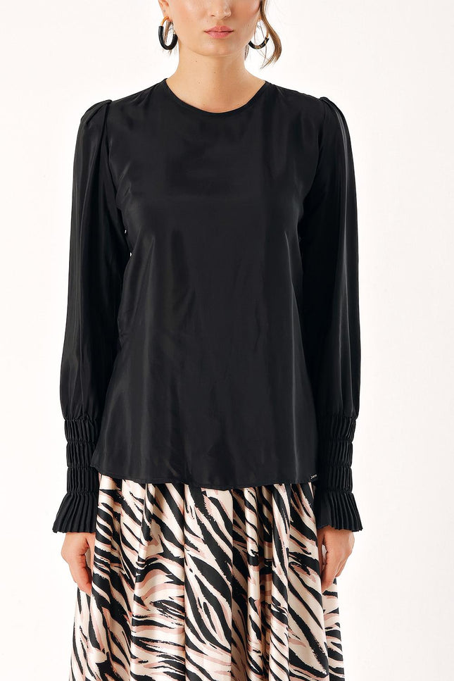 Black Pleated detailed blouse 19911