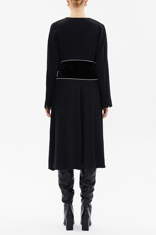 Black V-neck velvet fabric combined midi dress 92485