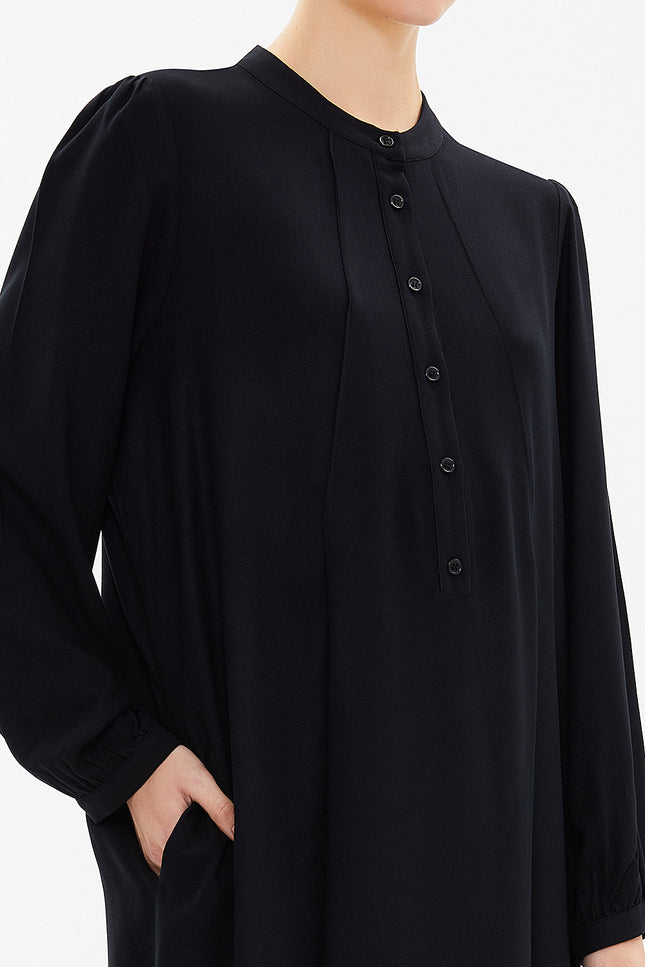 Black High-collar Pleated midi dress 93303